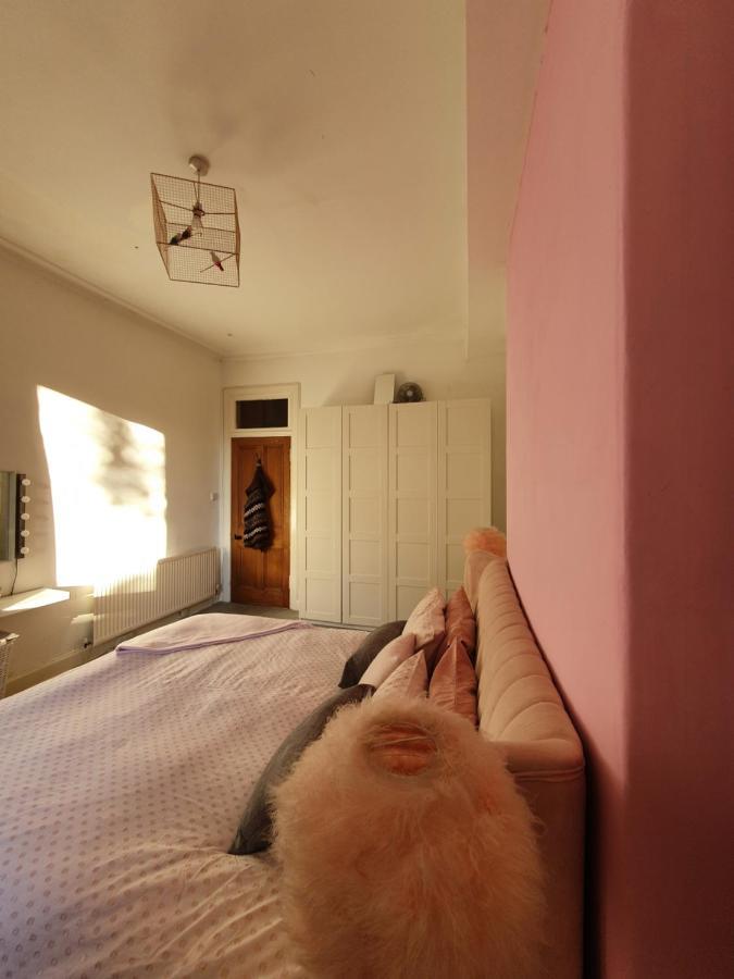 Apartament The Flat With The Pink Door Edynburg Zewnętrze zdjęcie